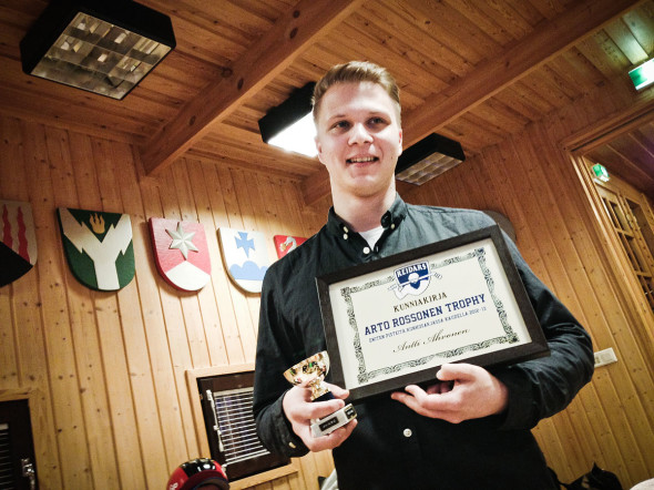 Antti "Mikke" Ahvonen palkittiin Reidarsin historian ensimmäisellä Arto Rossonen Trophyllä.
