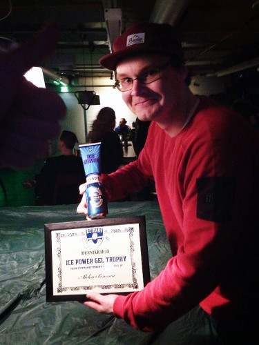 Aleksi Brunni vastaanotti Ice Power Gel Trophyn. Kuva: Jari Mikkola