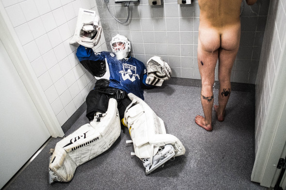 Nollapelin torjunut Ilkka Kokko viilentää tunteita ottelun jälkeen. Kuva: Jussi Leinonen